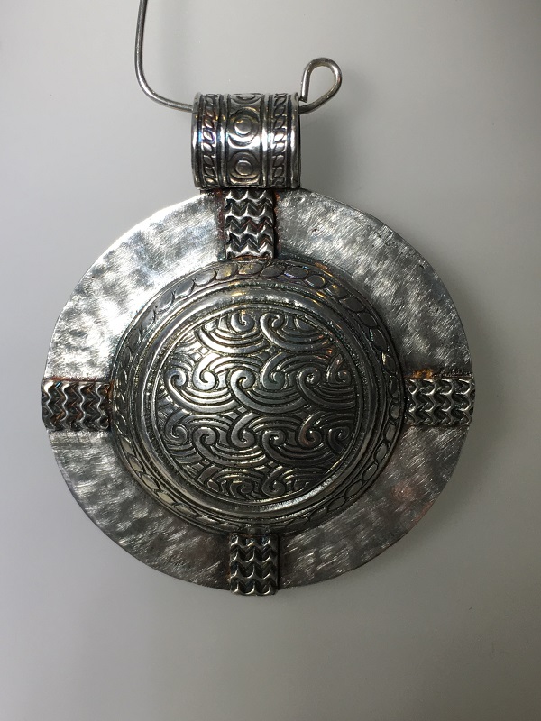 Raised dome in crossed circle pendant (GT1530) by Gabrielle Taylor