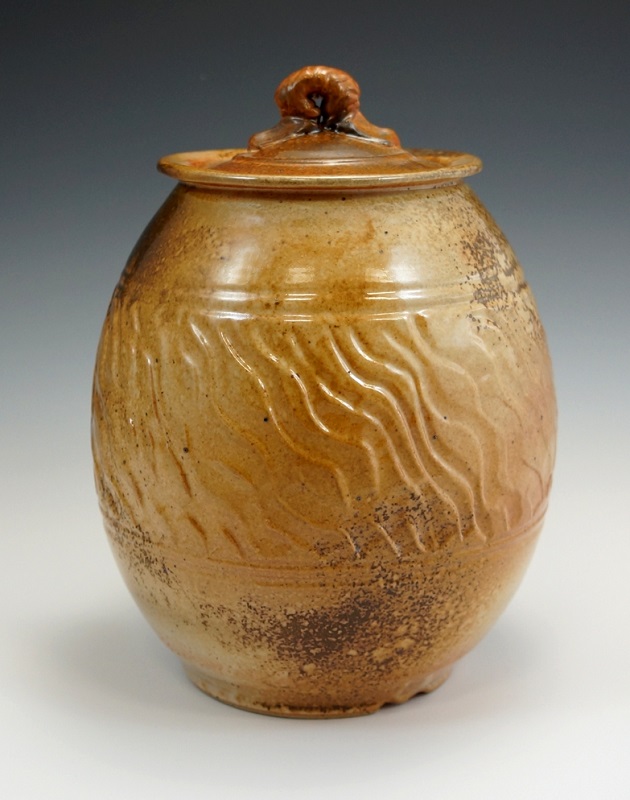 Covered jar, stoneware (OL_20_03) by Phil Fishwick