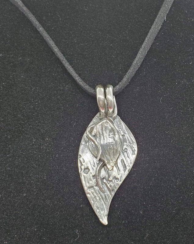 Double leaf pendant on velvet (GT1691) by Gabrielle Taylor