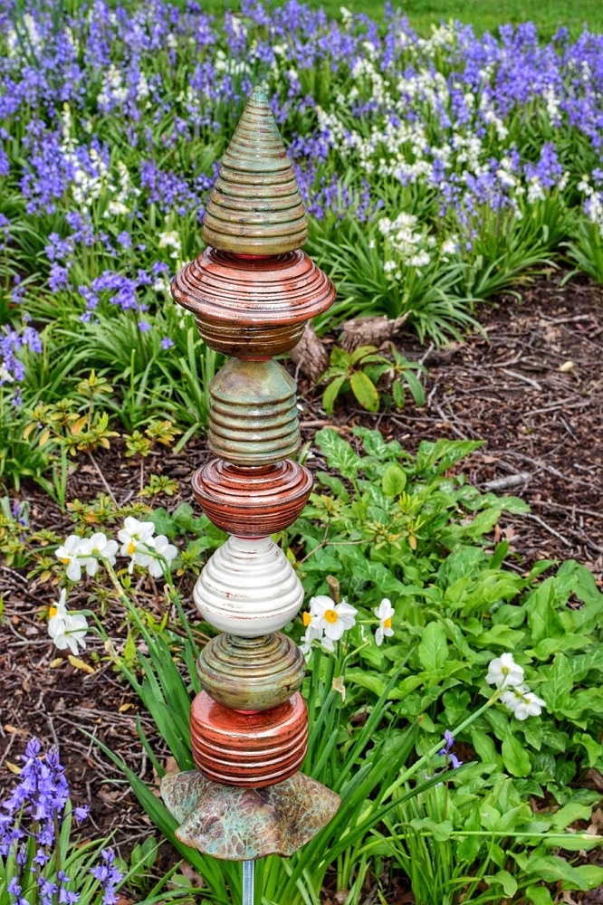 Garden Totem: Cone-Top 59 by B.G. Dodson