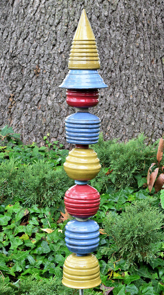 Garden Totem: Cone-Top 77 by B.G. Dodson